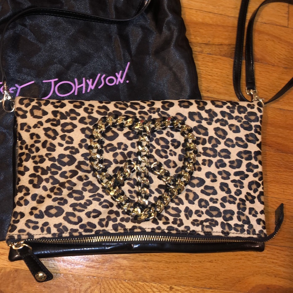 Vintage Betsey Johnson Leopard Crossbody Bag With Gold Chain Heart - Picture 2 of 9